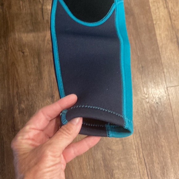 NWT Kids 3mm Neoprene size 10 wetsuit navy & turquoise - Picture 10 of 11